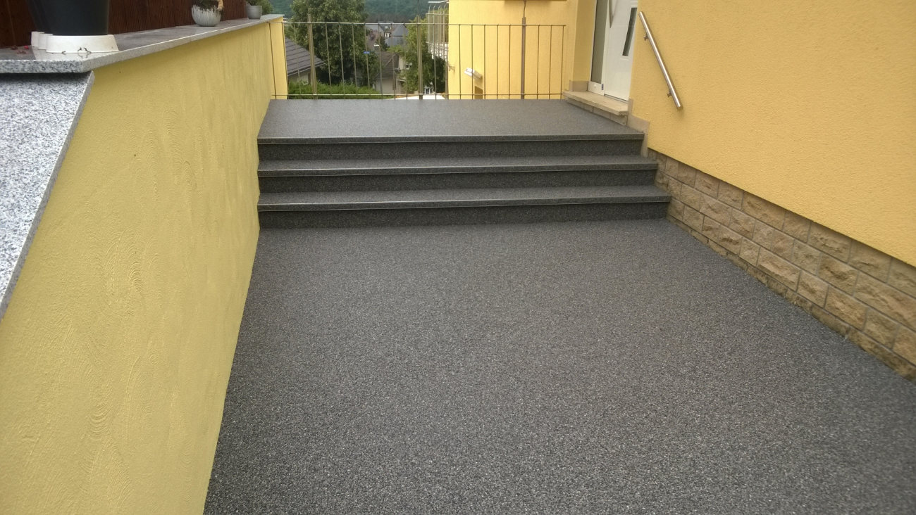 steinteppich-eingangsbereich-aussen